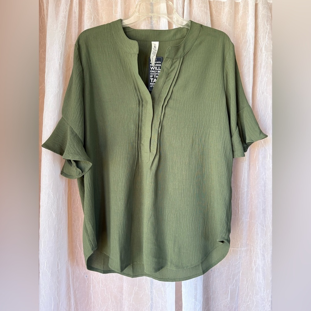 NWT BMJL Sage Colored Blouse